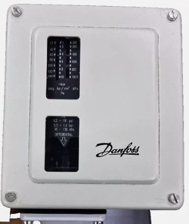 INTERRUPTOR DE CONTROL DE PRESIÓN DANFOSS  RANGO 1-10 BAR SPDT G3/8